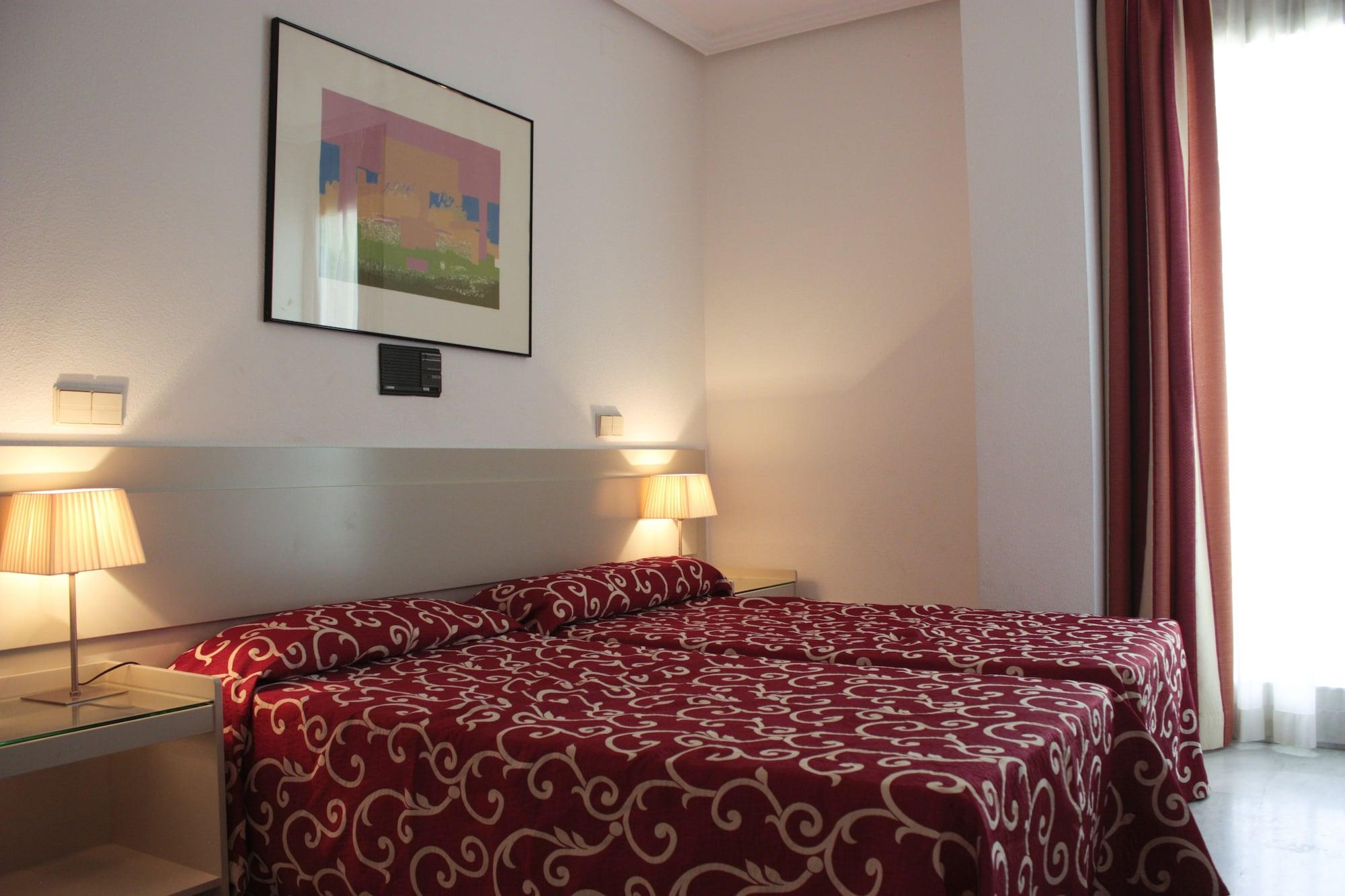Hospedium Hotel Apartamentos Simon Verde Mairena del Aljarafe Bilik gambar