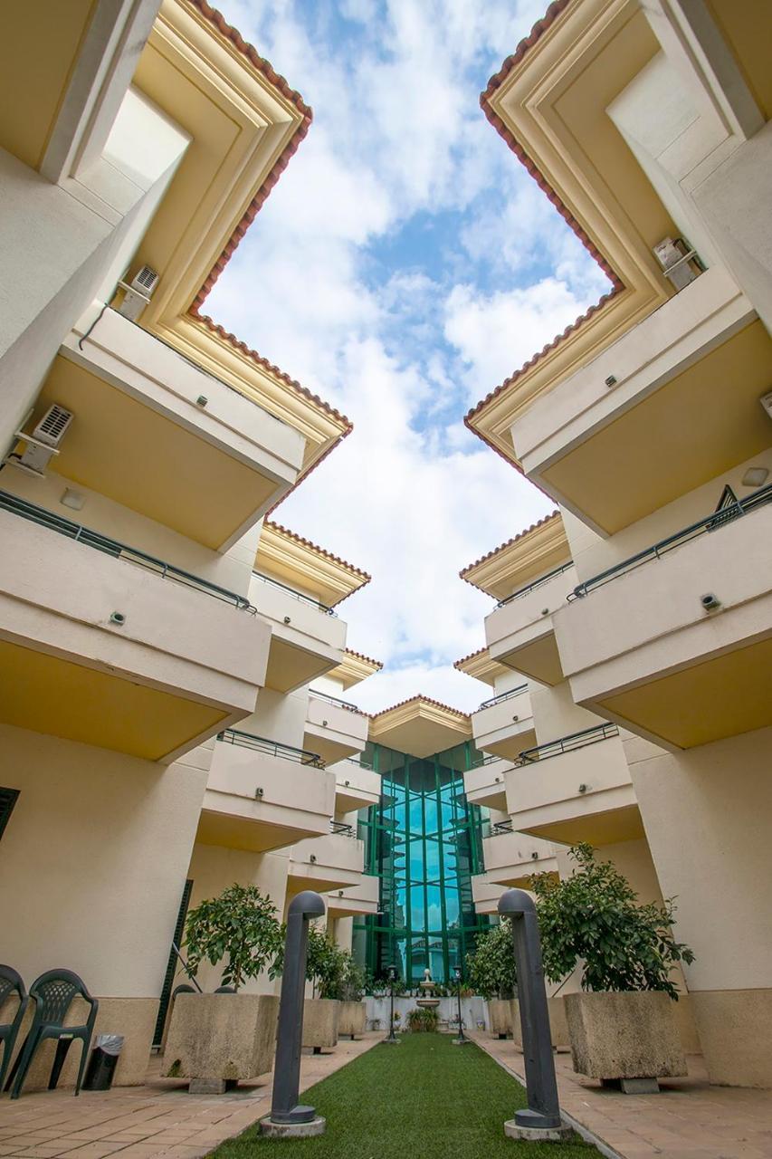 Hospedium Hotel Apartamentos Simon Verde Mairena del Aljarafe Luaran gambar